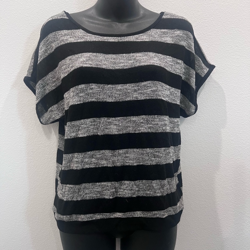Forever 21 Black and Gray Striped Short Sleeve Top